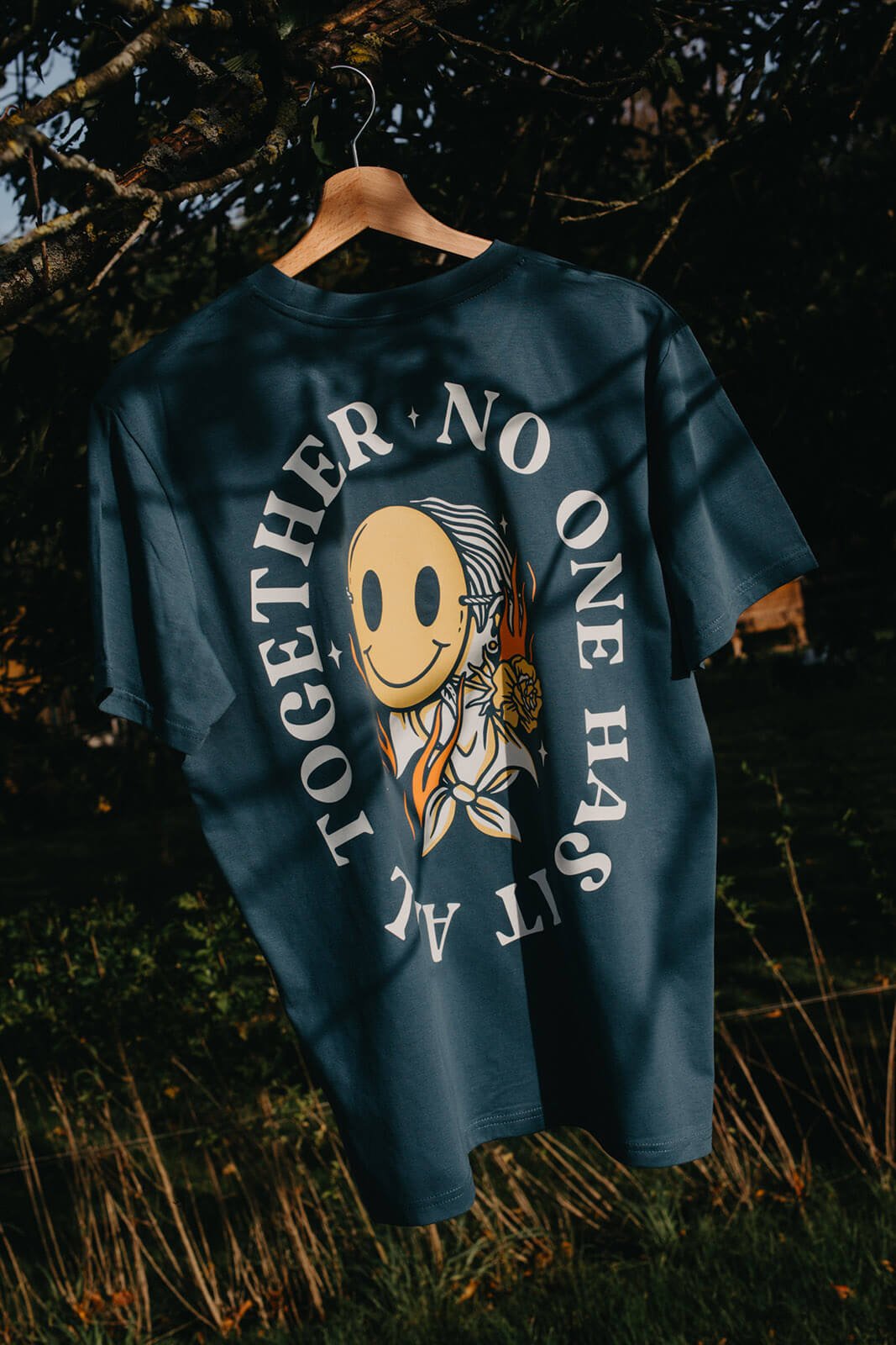 No one has it all together – T-shirt – Petrol - Butchers & Barons